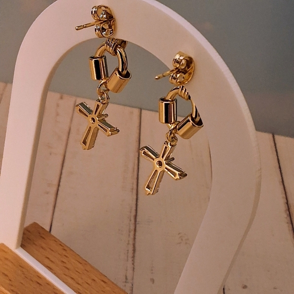 Pretty Bird Crystal Cross Drop Earrings – Gold-Plated Glam with Edge - Picture 4 of 7